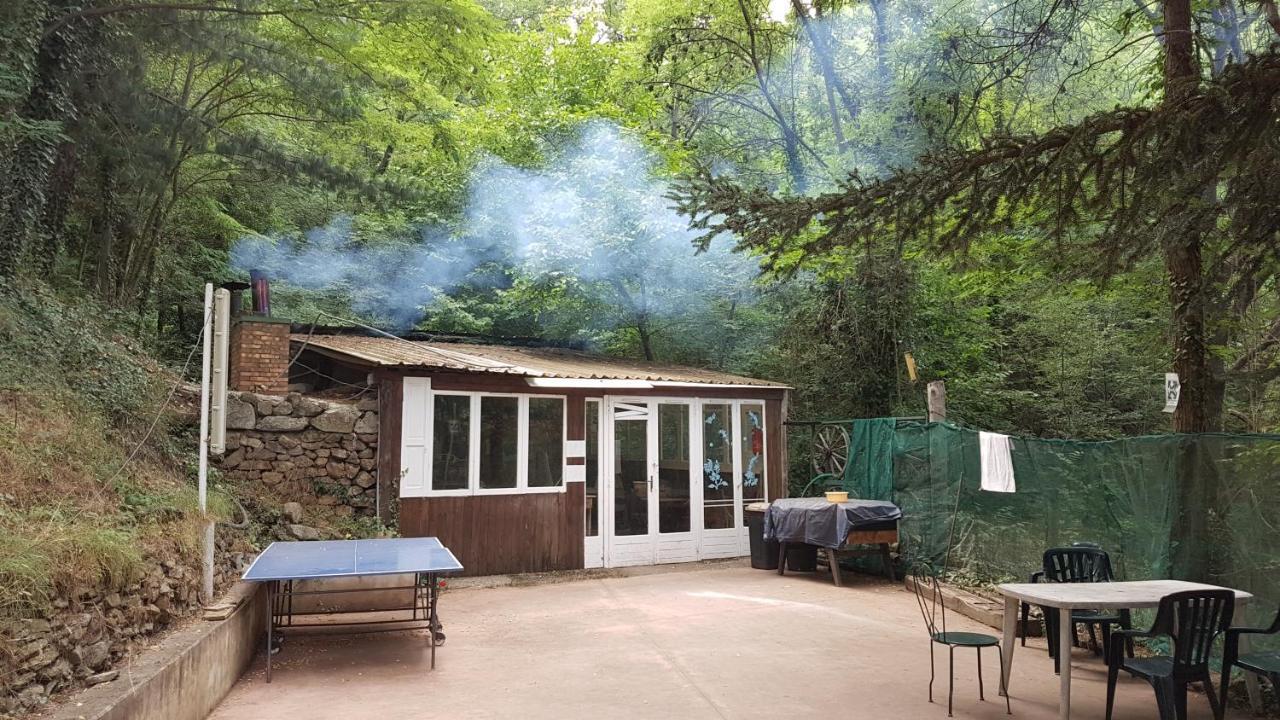 Camping Le P'Tit Bonheur Escaro المظهر الخارجي الصورة