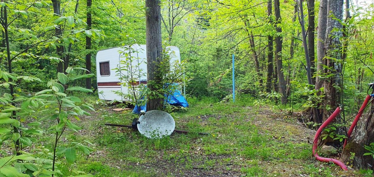 Camping Le P'Tit Bonheur Escaro المظهر الخارجي الصورة