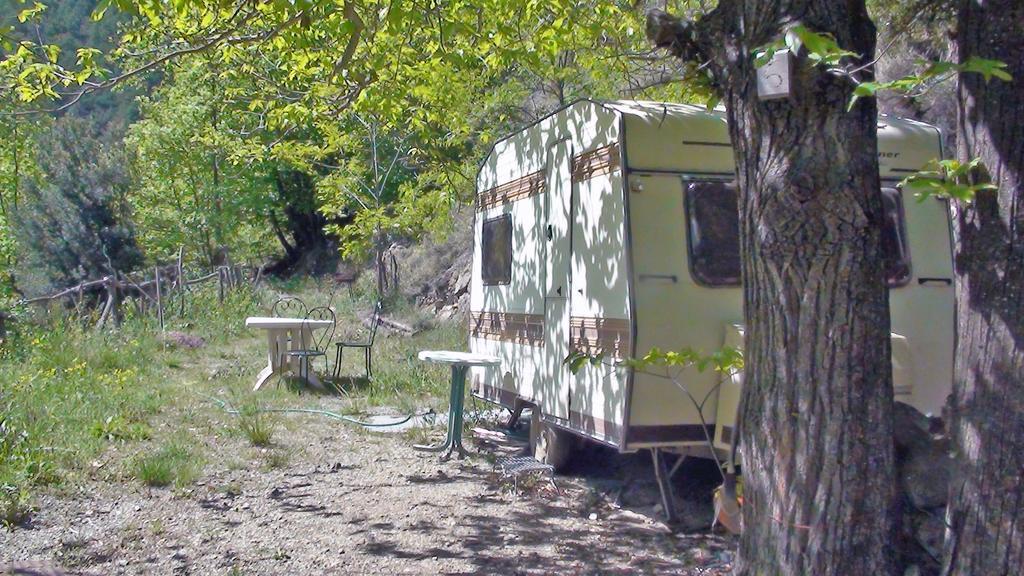 Camping Le P'Tit Bonheur Escaro المظهر الخارجي الصورة